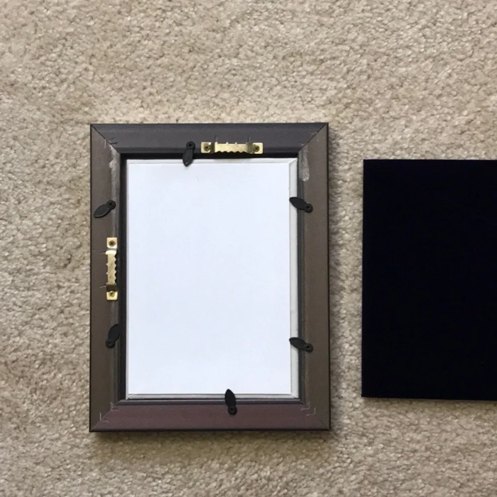 NEW Display frame - Picture 2 of 2